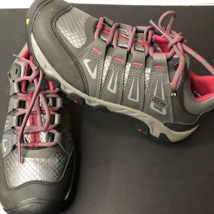 KEEN dry waterproof shoes size 9.5